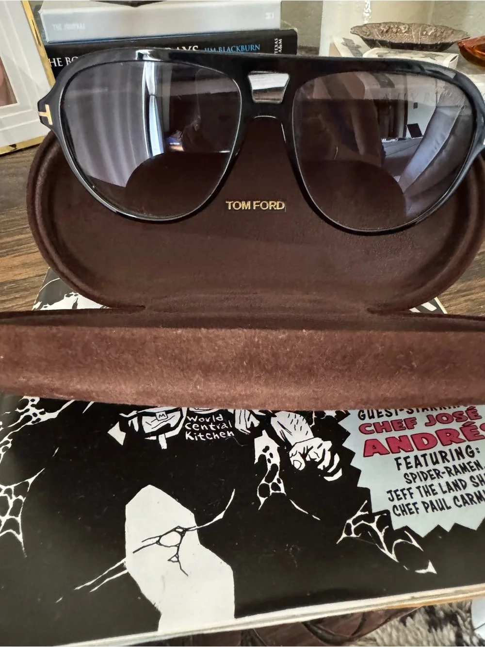NWOT Tom Ford Black Frame Sunglasses with Dark Gradient Lenses WOMEN OR MEN